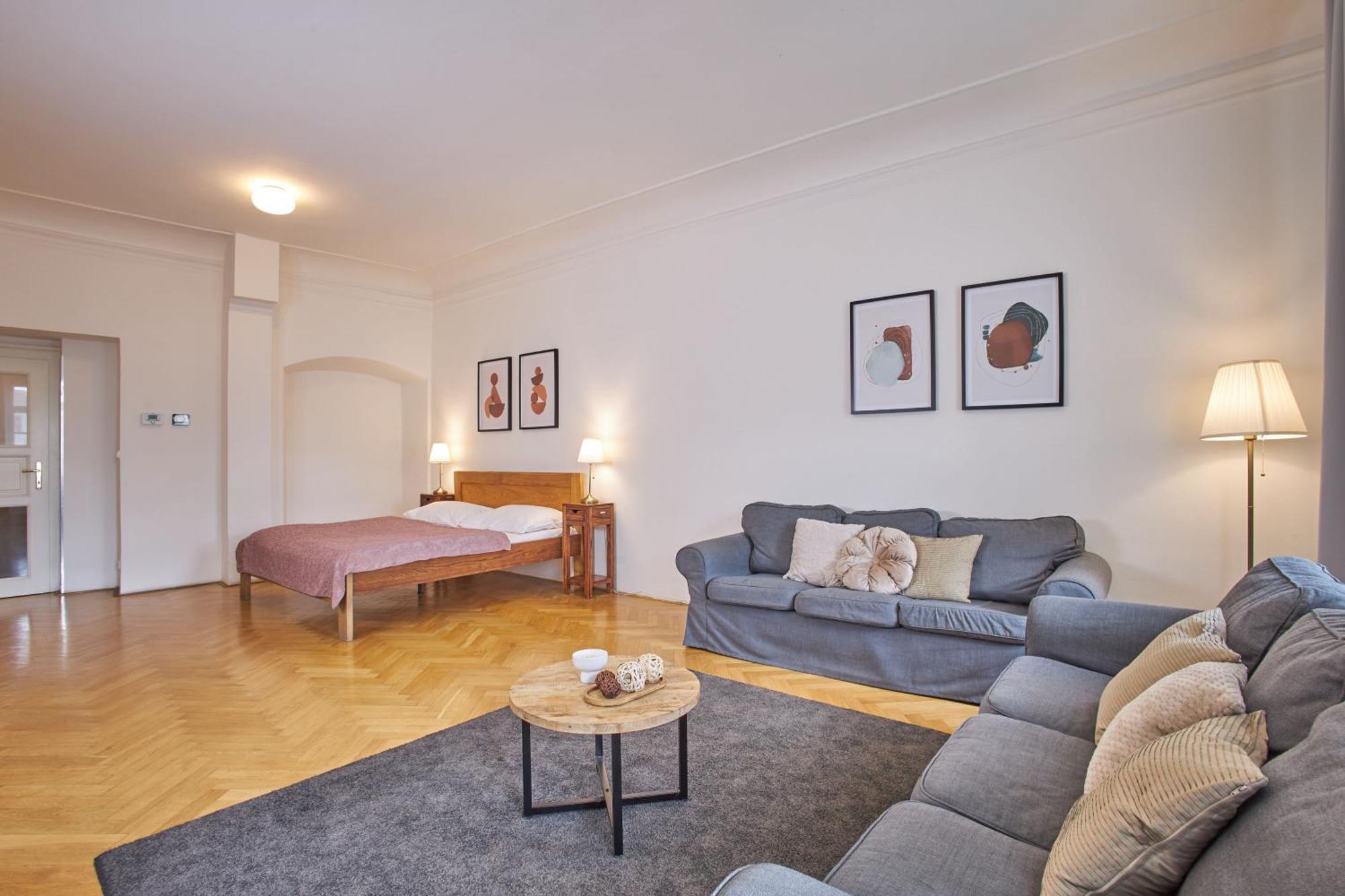 Charles Bridge Suites — Photos 1